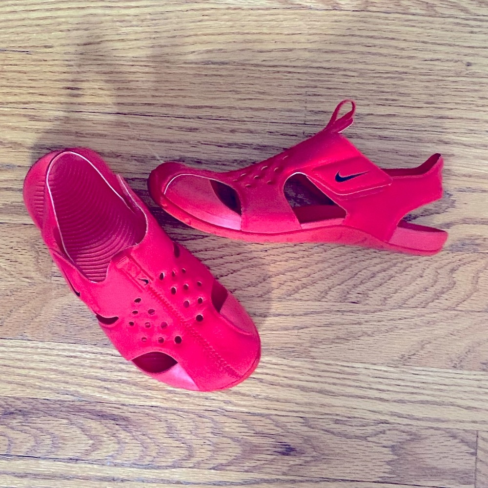 NIKE kids sandals
